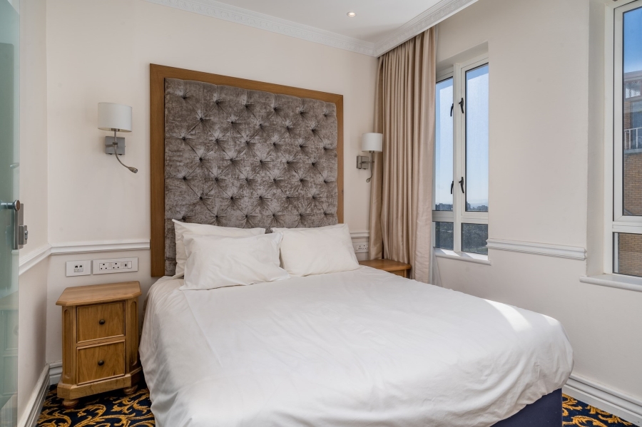 2 Bedroom Property for Sale in Sea Point Western Cape